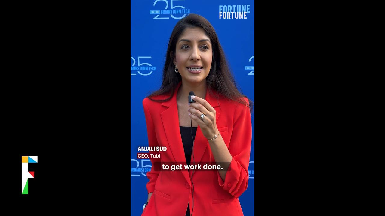 Video thumbnail for Do top execs host 1:1s with their direct reports?