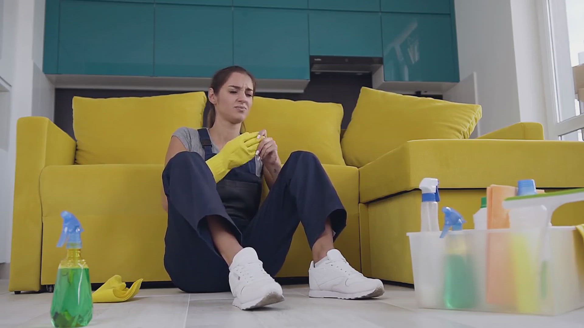 'Video thumbnail for How to Declutter Your Home in Just One Night'