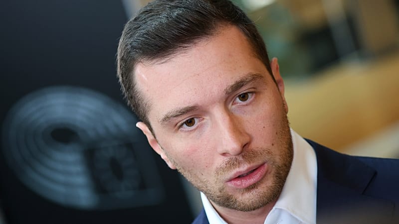Video thumbnail for France’s far right leader visits Ceuta amid migration debate