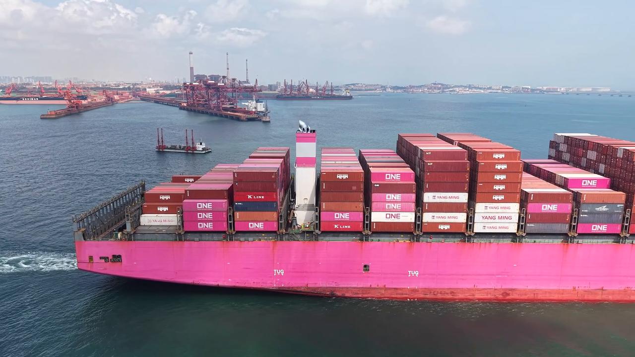 Video thumbnail for China: Qingdao Port Foreign Trade Containers 4.