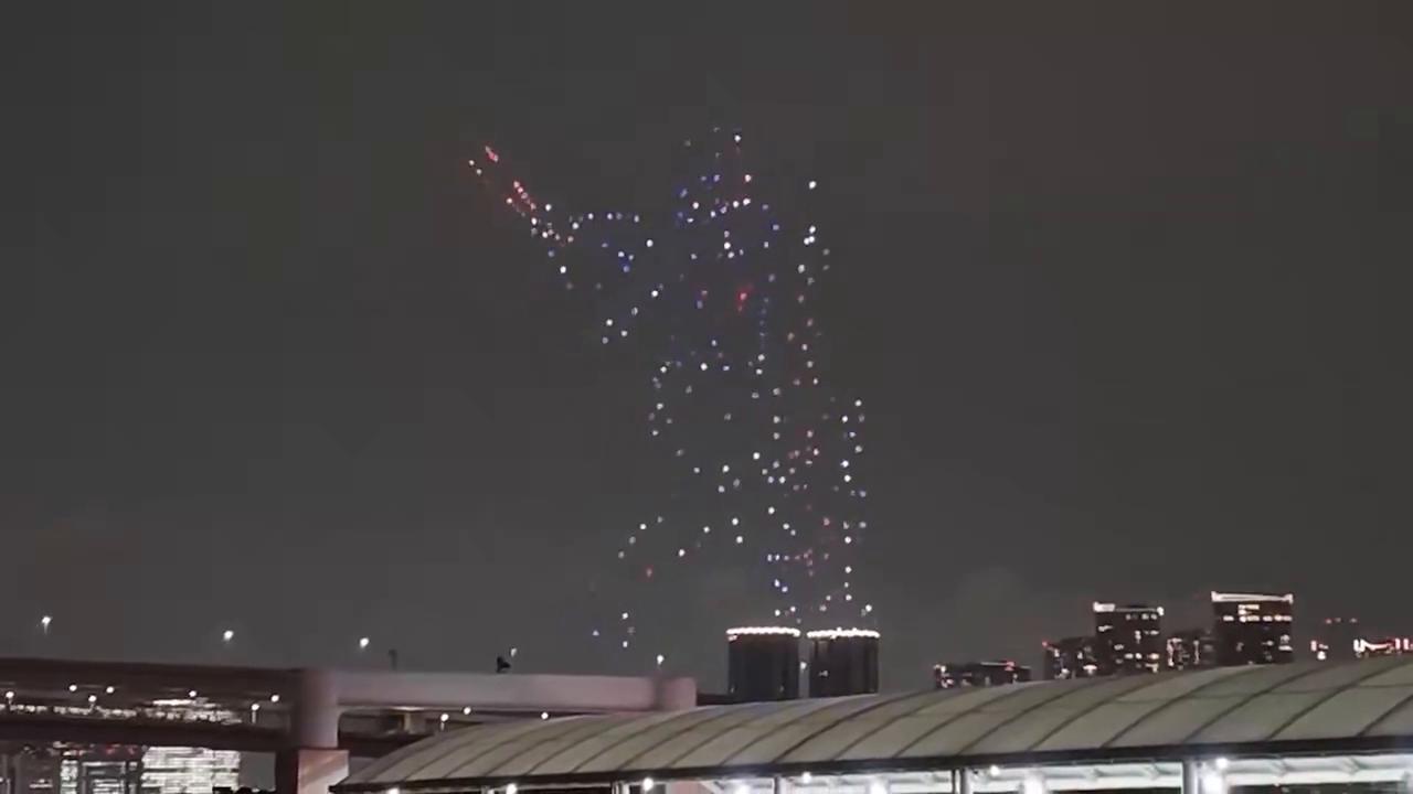 Video thumbnail for Japan: America’s 250th Independence Day Celebration Held in Tokyo.