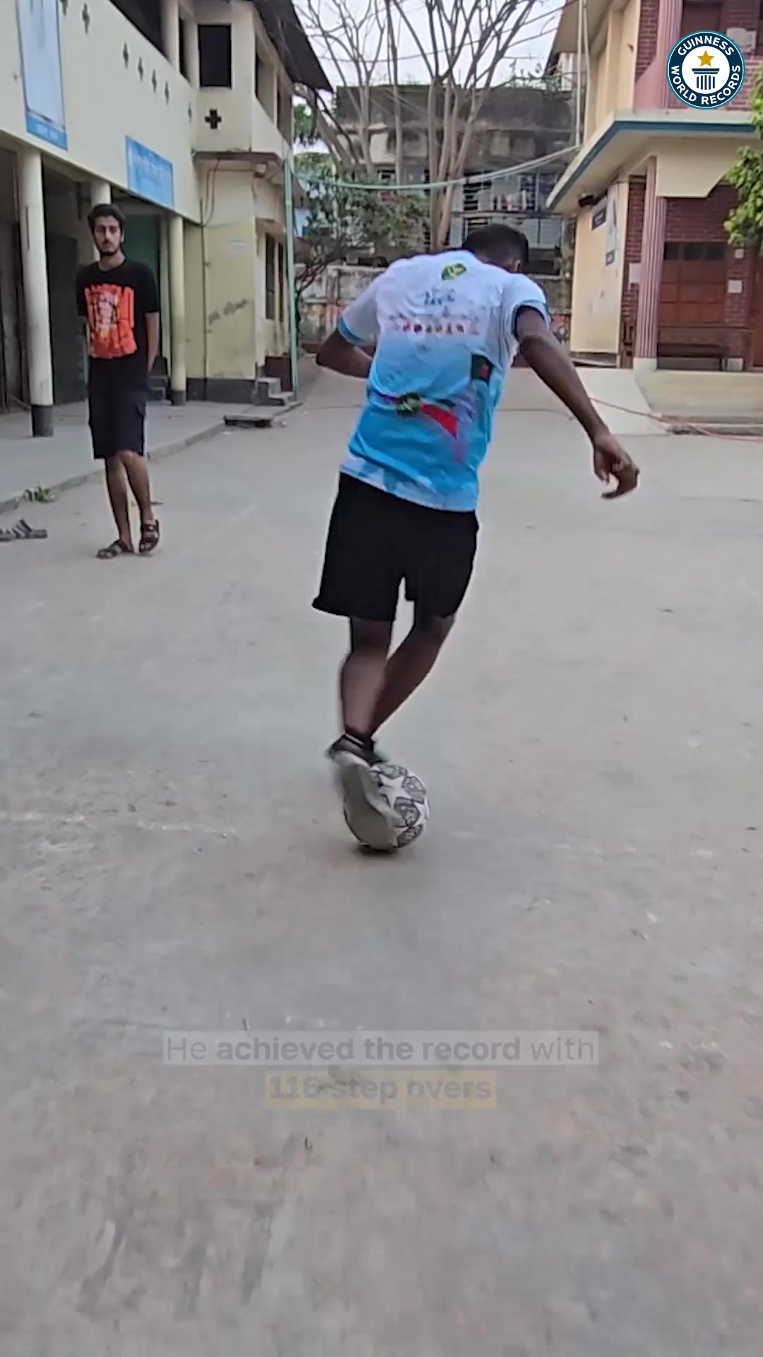 Video thumbnail for Konok Karmakar sets 116 football step overs record