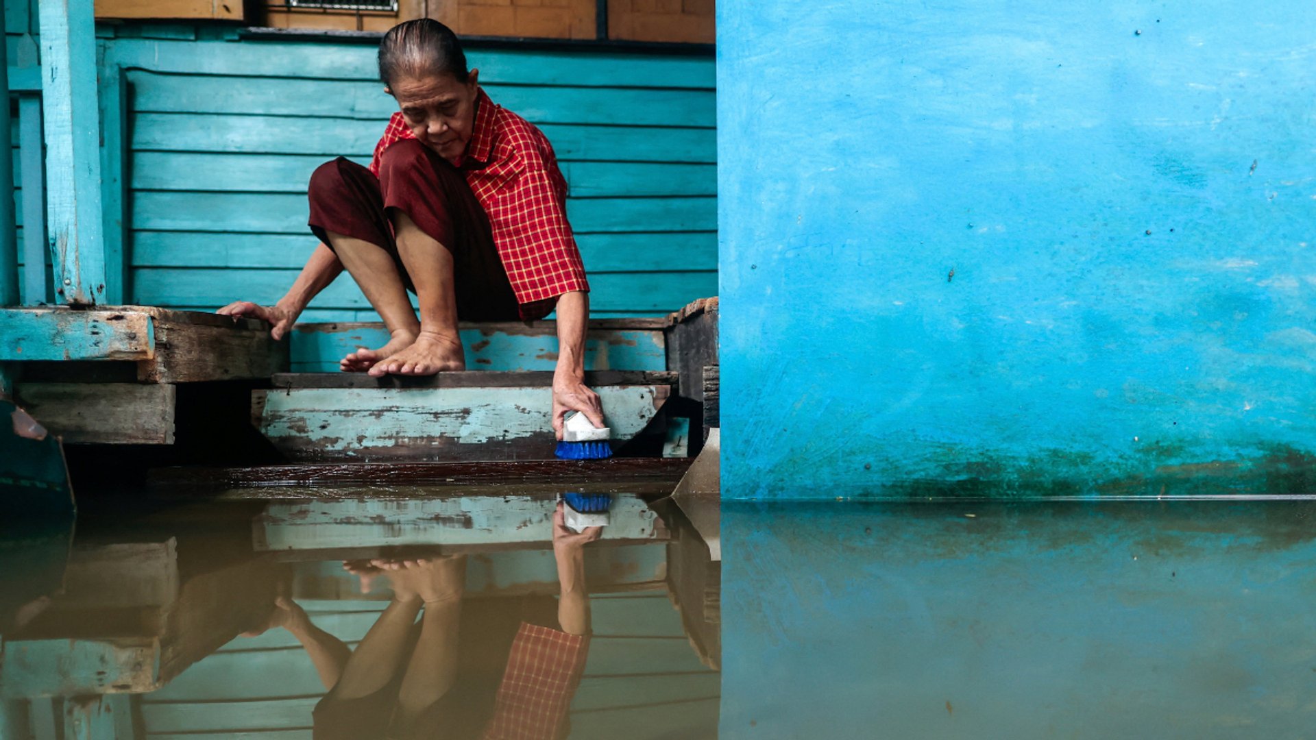 Video thumbnail for Thailand flooding: At least 8 dead, thousands forced from homes