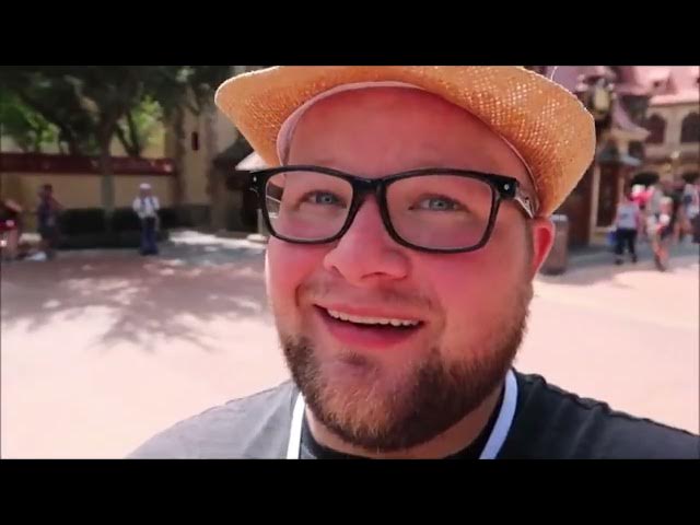 Video thumbnail for Five Things To Eat At Epcot's Food and Wine Festiv