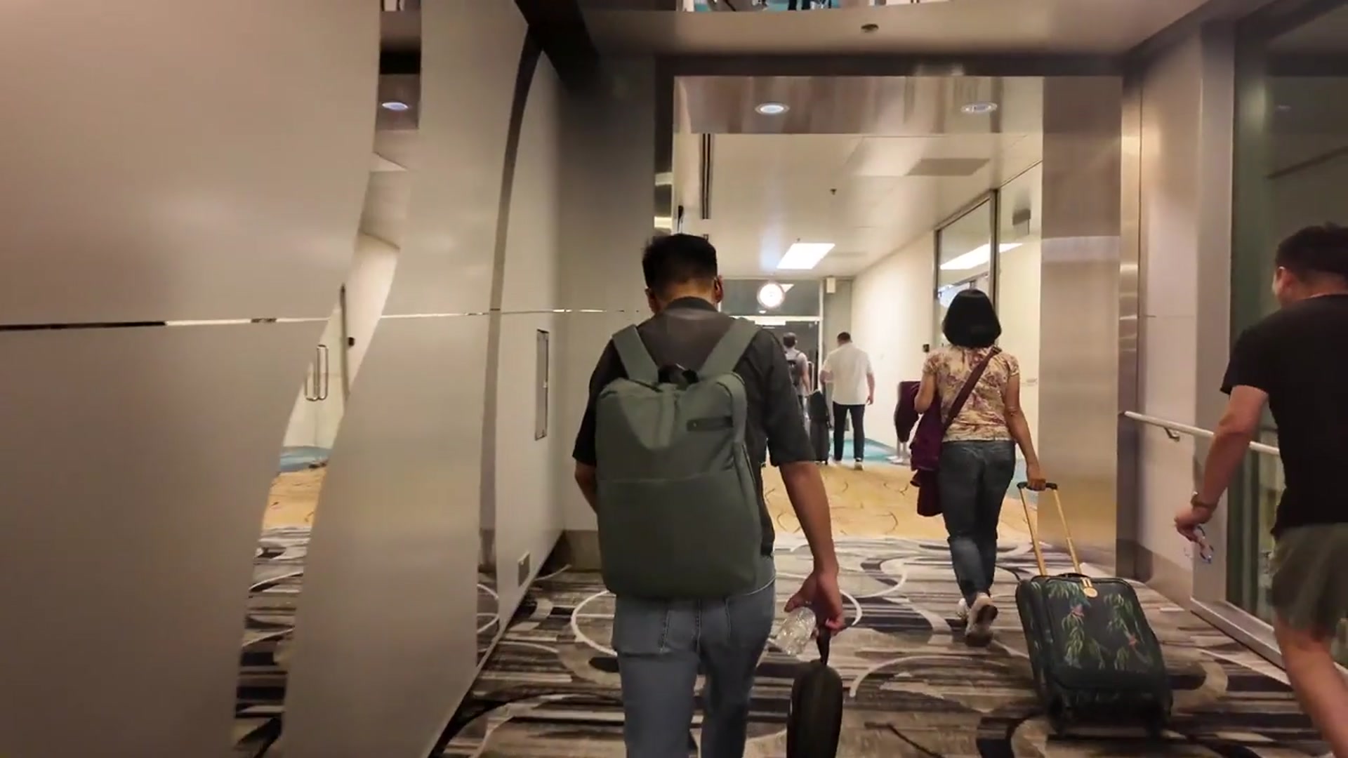'Video thumbnail for Singapore Airport Arrival Guide 2025  | Changi Airport Immigration & Baggage Claim Process'