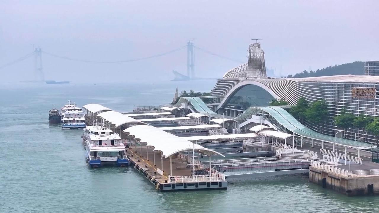 Video thumbnail for China: Young entrepreneur from Taiwan calls on more youth from island to carve out futures in mainland.