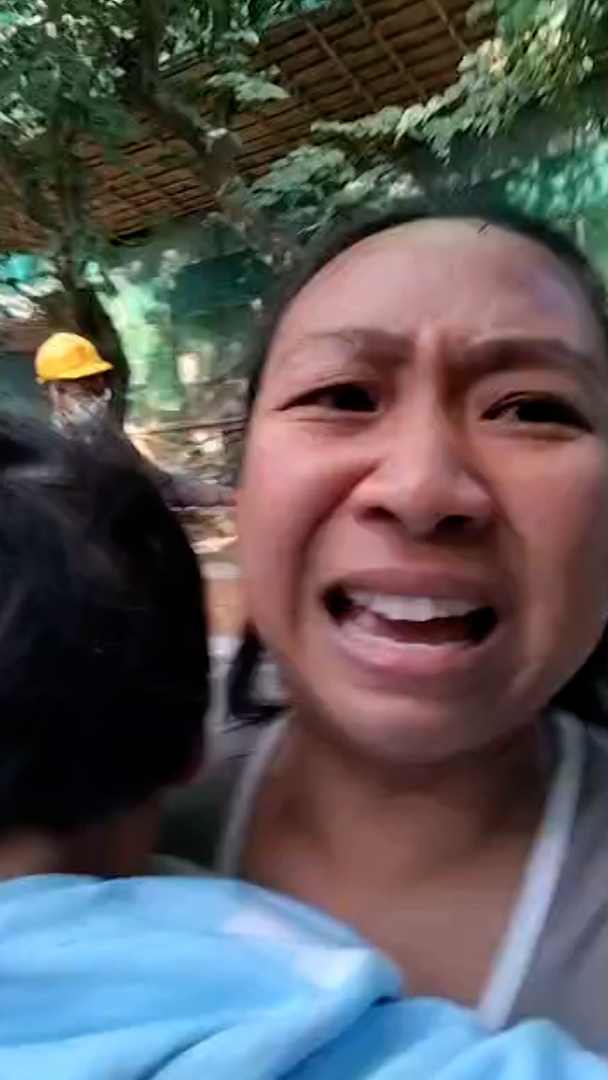 Video thumbnail for Nanny livestreamed dramatic escape from Hong Kong apartment fire to warn others