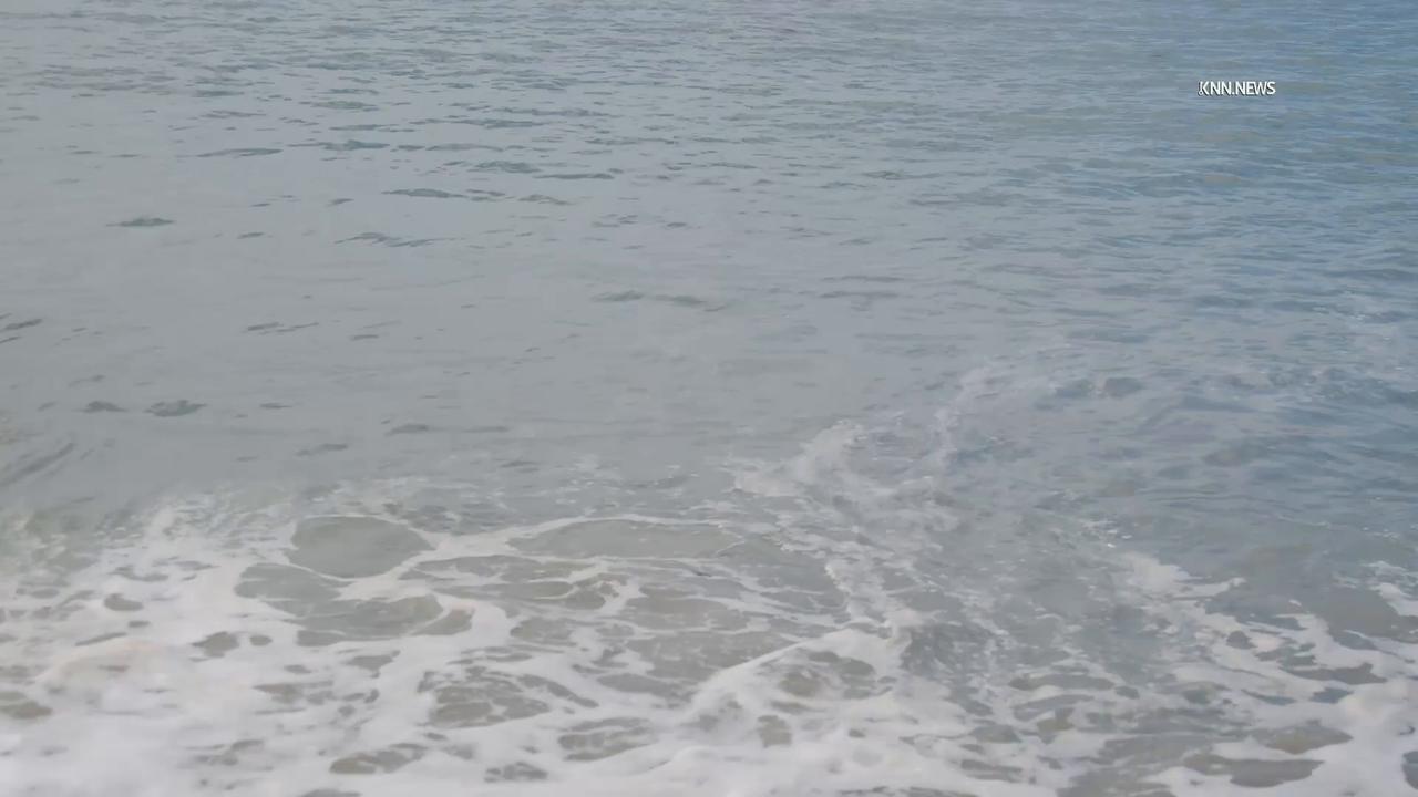 Video thumbnail for US, Los Angeles: Long Beach First Round of High Tides.