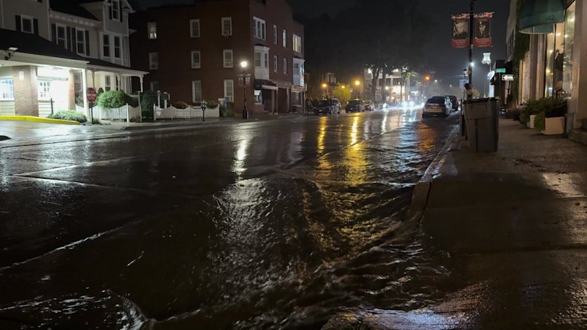 Video thumbnail for Heavy rain brings flooding to Northport Village streets