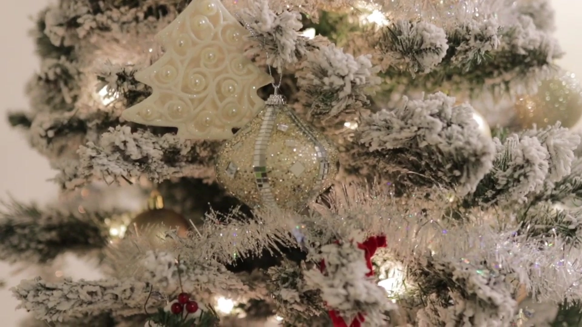 Video thumbnail for DECORATE WITH ME GLAM CHRISTMAS DECOR 2019 DOLLAR TREE WALMART TARGET (720P 60FPS)