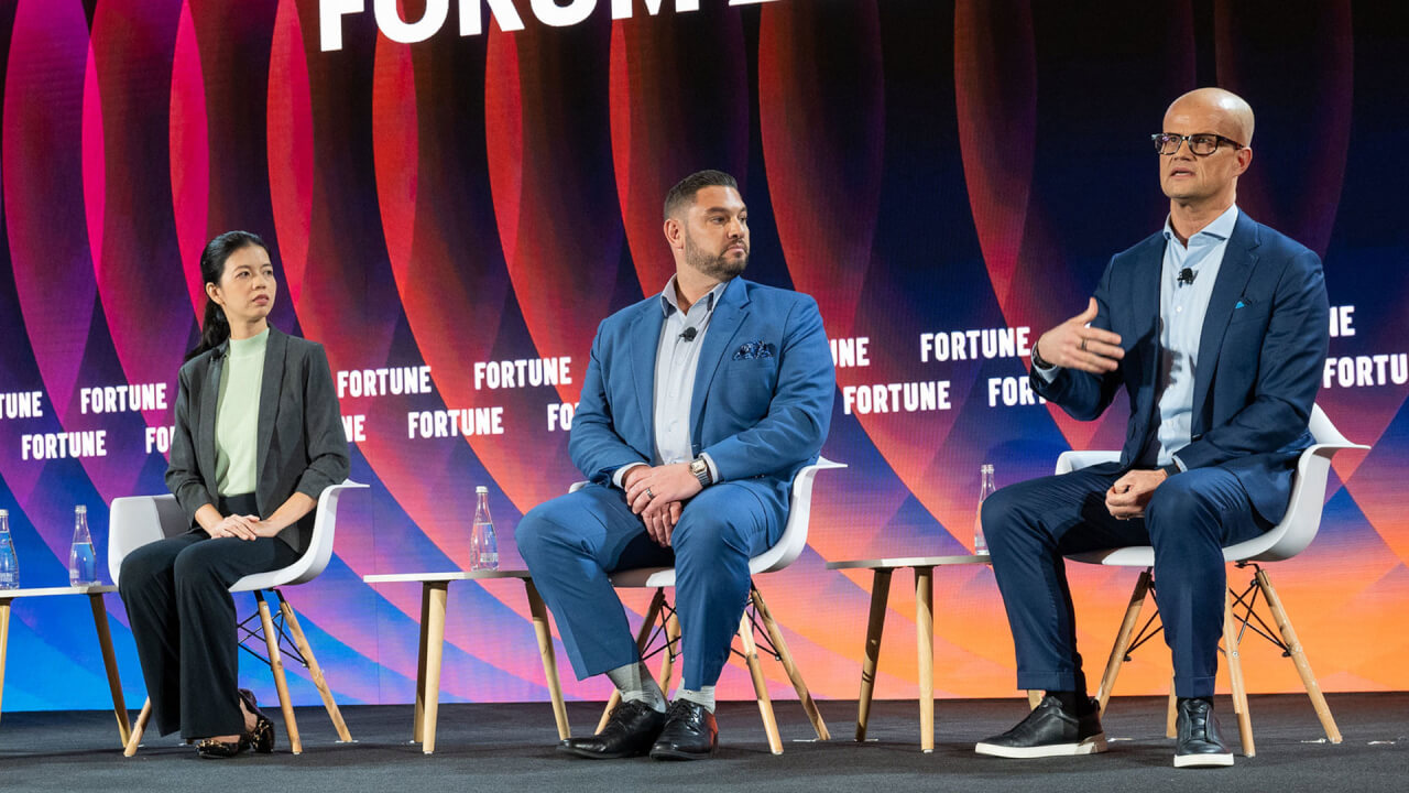 Video thumbnail for C-3PO is My Boss