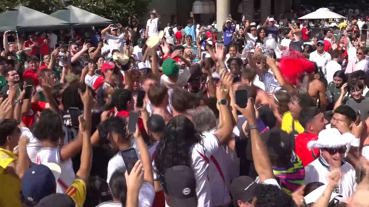 Video thumbnail for Türkiye: England fans celebrate victory over Croatia at 2026 FIFA World Cup.