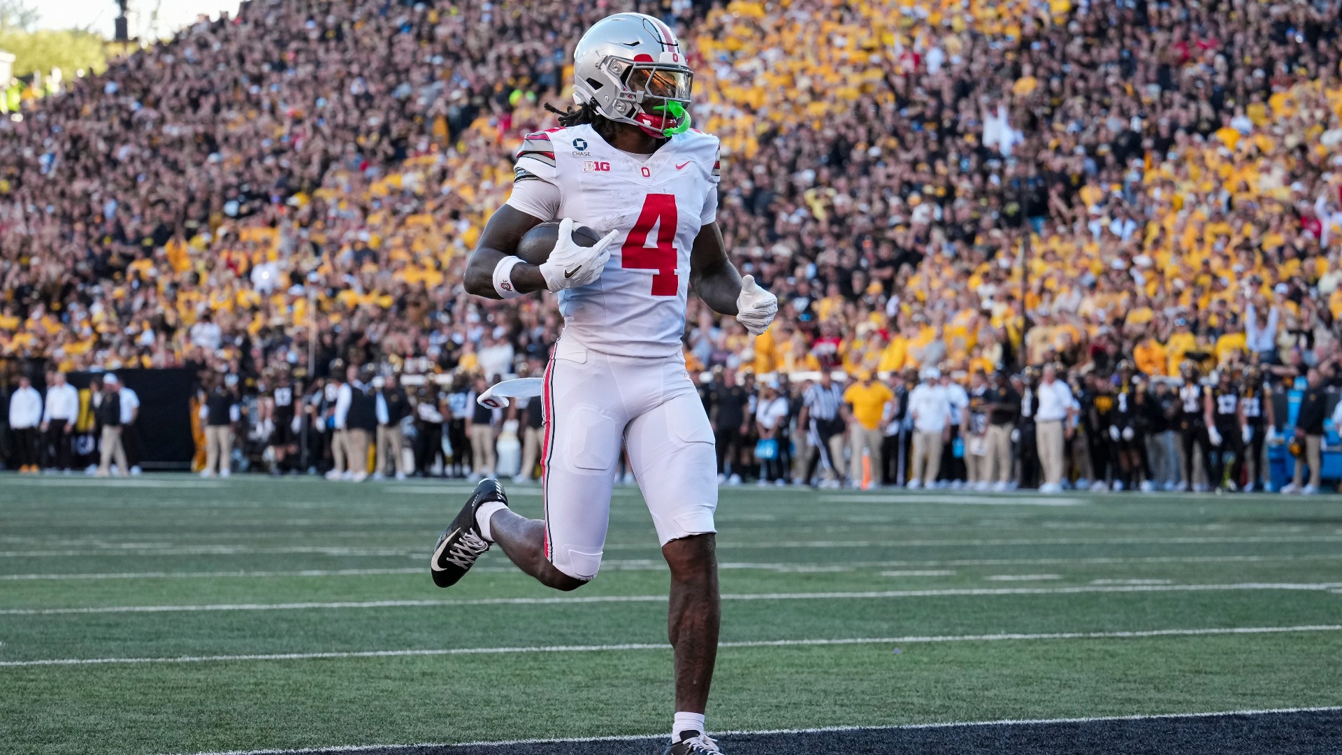 Video thumbnail for Jeremiah Smith's Dominance: Draft Buzz & CFB Latest