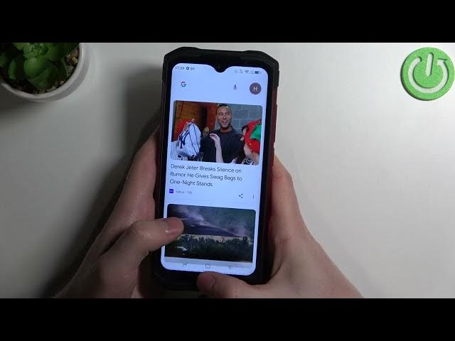 Video thumbnail for How Big Is Doogee S98 Compared to a Hand?