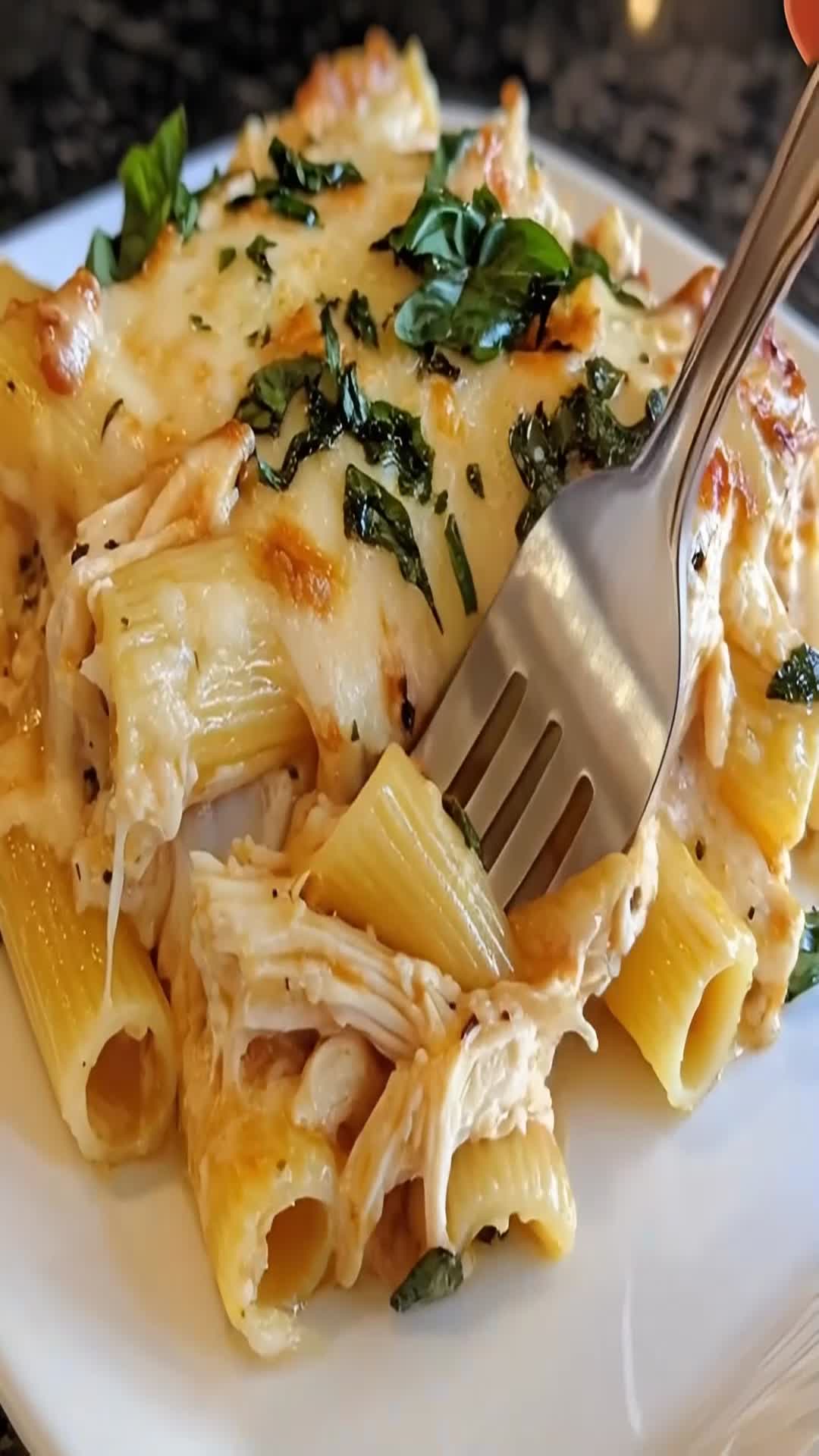 Video thumbnail for Cheesy Chicken Rigatoni