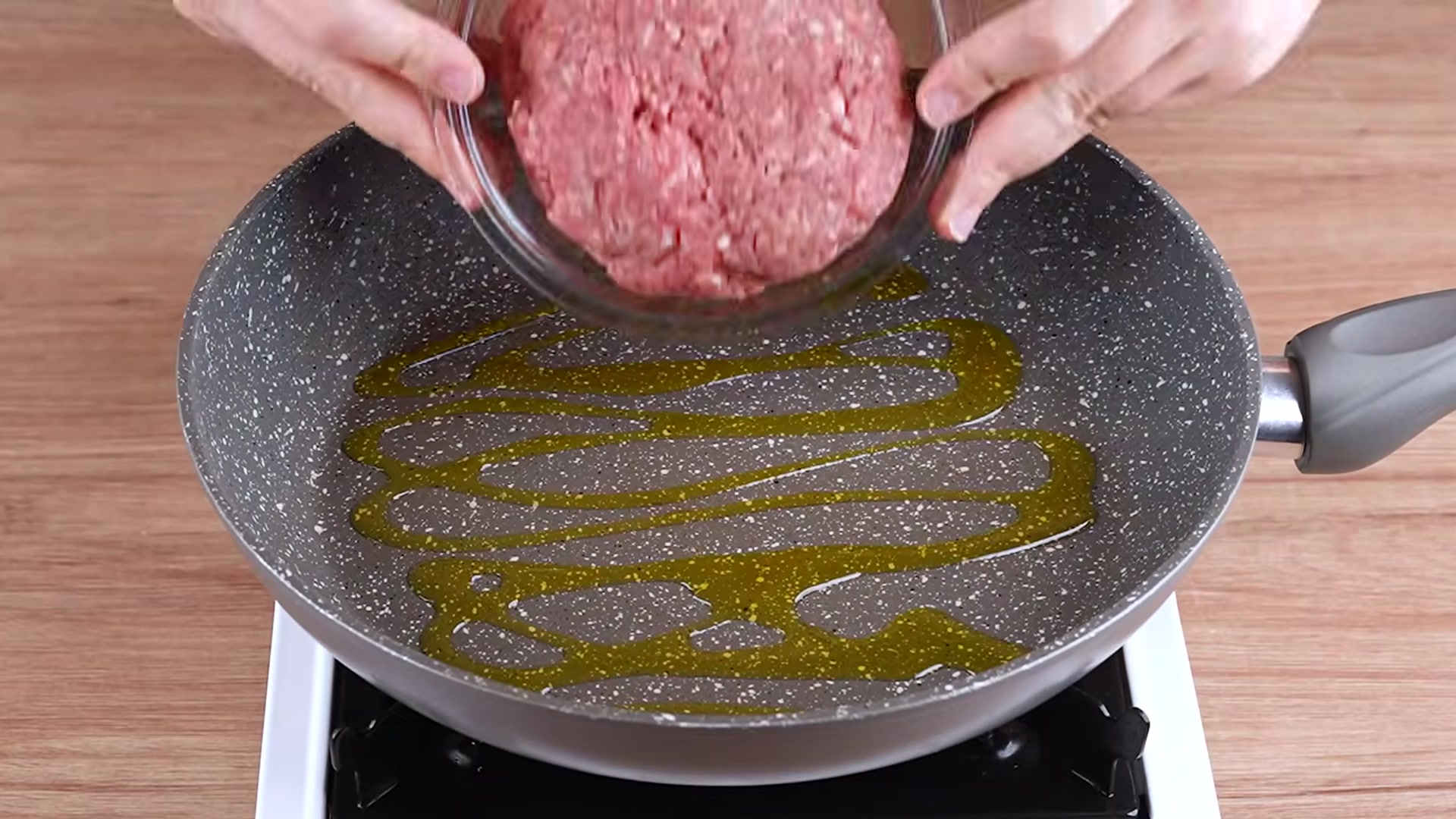 Video thumbnail for A genius trick for lettuce that I learned with a friend from Mexico(720P HD)