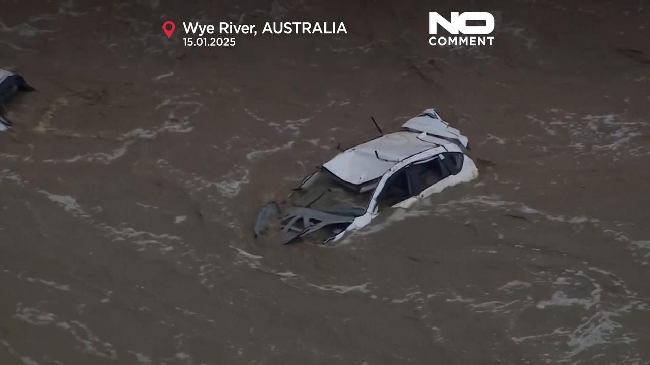 Video thumbnail for Violent thunderstorms trigger flash flooding along Australia's Great Ocean Road