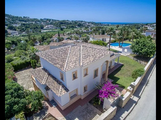 Video thumbnail for Villa in Moraira for sale in Alicante Spain