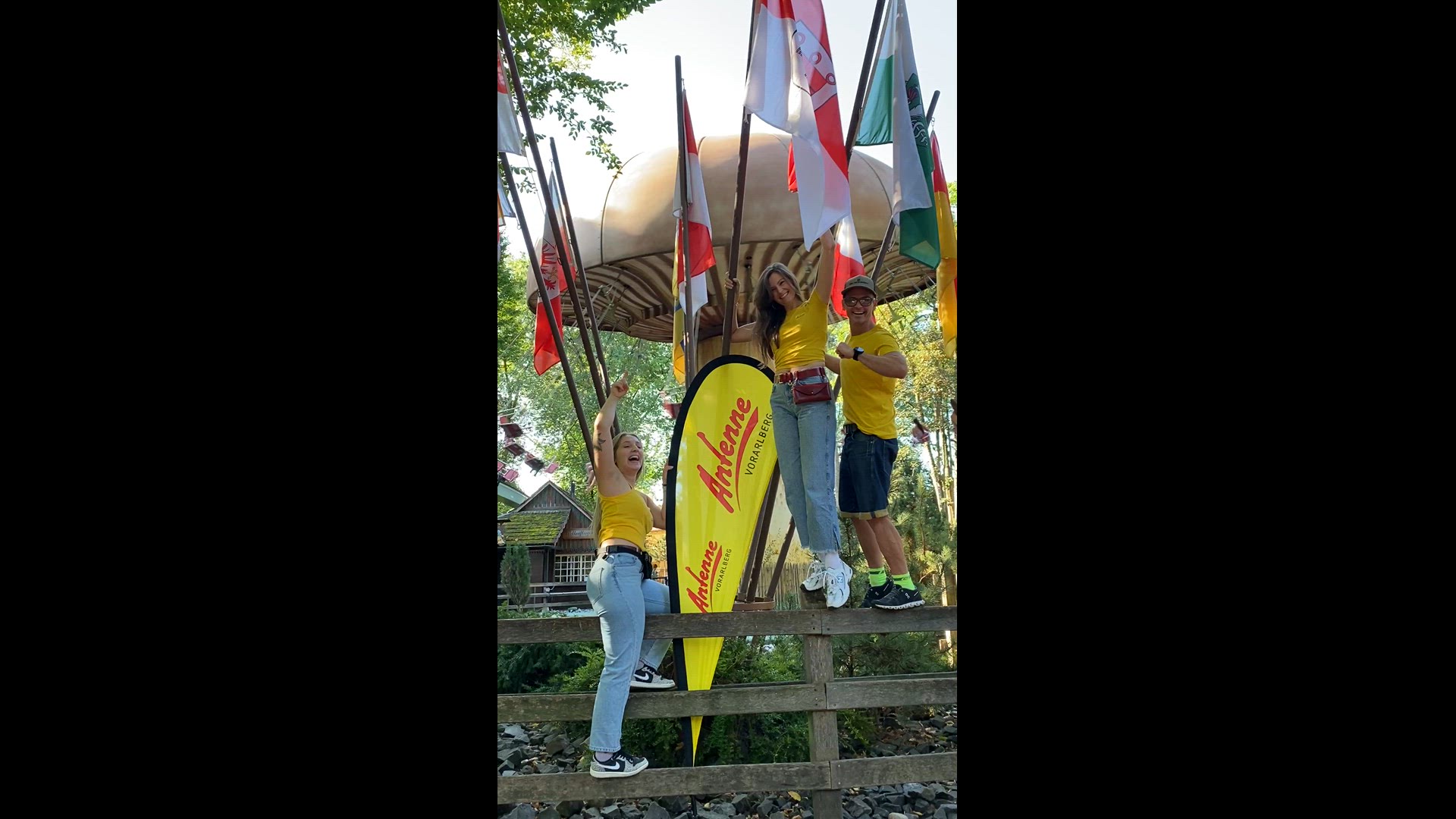 Video thumbnail for ANTENNE VORARLBERG hisst fehlende Vorarlberg-Fahne im Europa-Park Rust