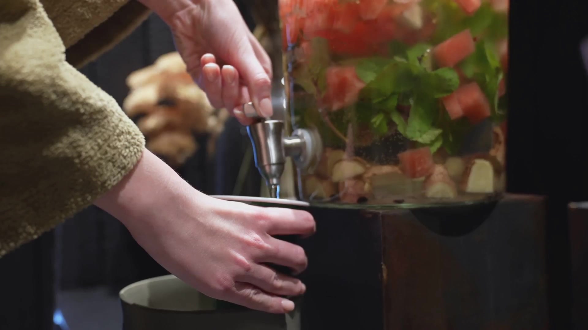 Video thumbnail for Why Is the Water in My Humidifier Turning Yellow