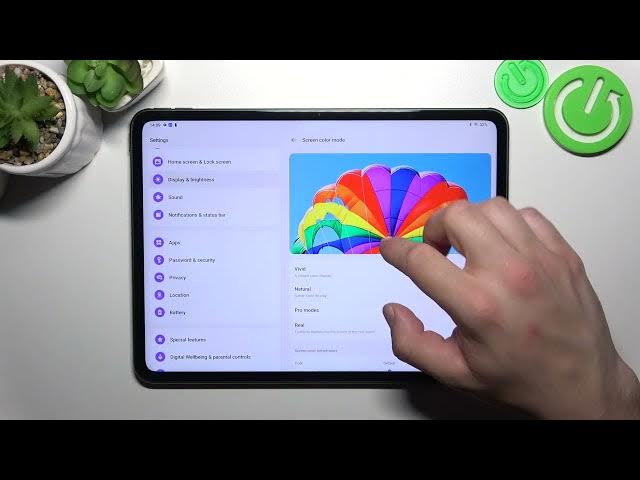 Video thumbnail for How To Find And Manage Display Settings On OnePlus Pad