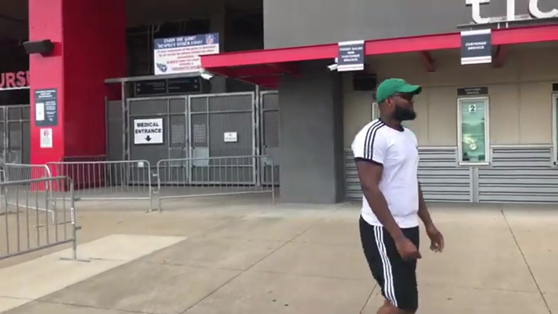 'Video thumbnail for lord brunson: philadelphia eagles first road game at tennessee titans stadium'