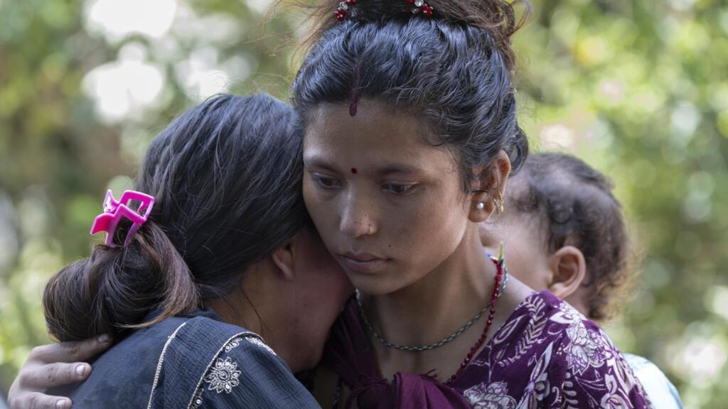 Video thumbnail for Nepal and Tibet : around 93,000 people affected, according to the Red Cross