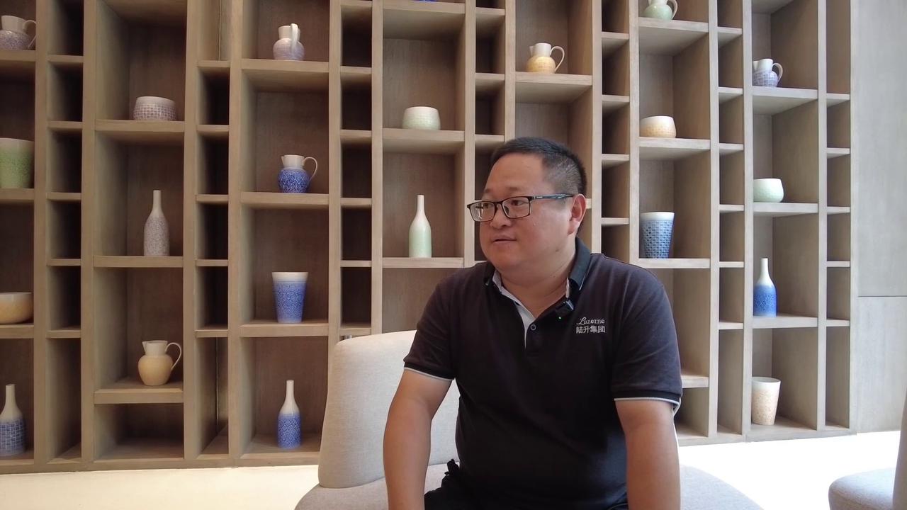Video thumbnail for China: When 5G meets ancient craft: Dehua industrial tourism reveals ceramics manufacturing prowess.