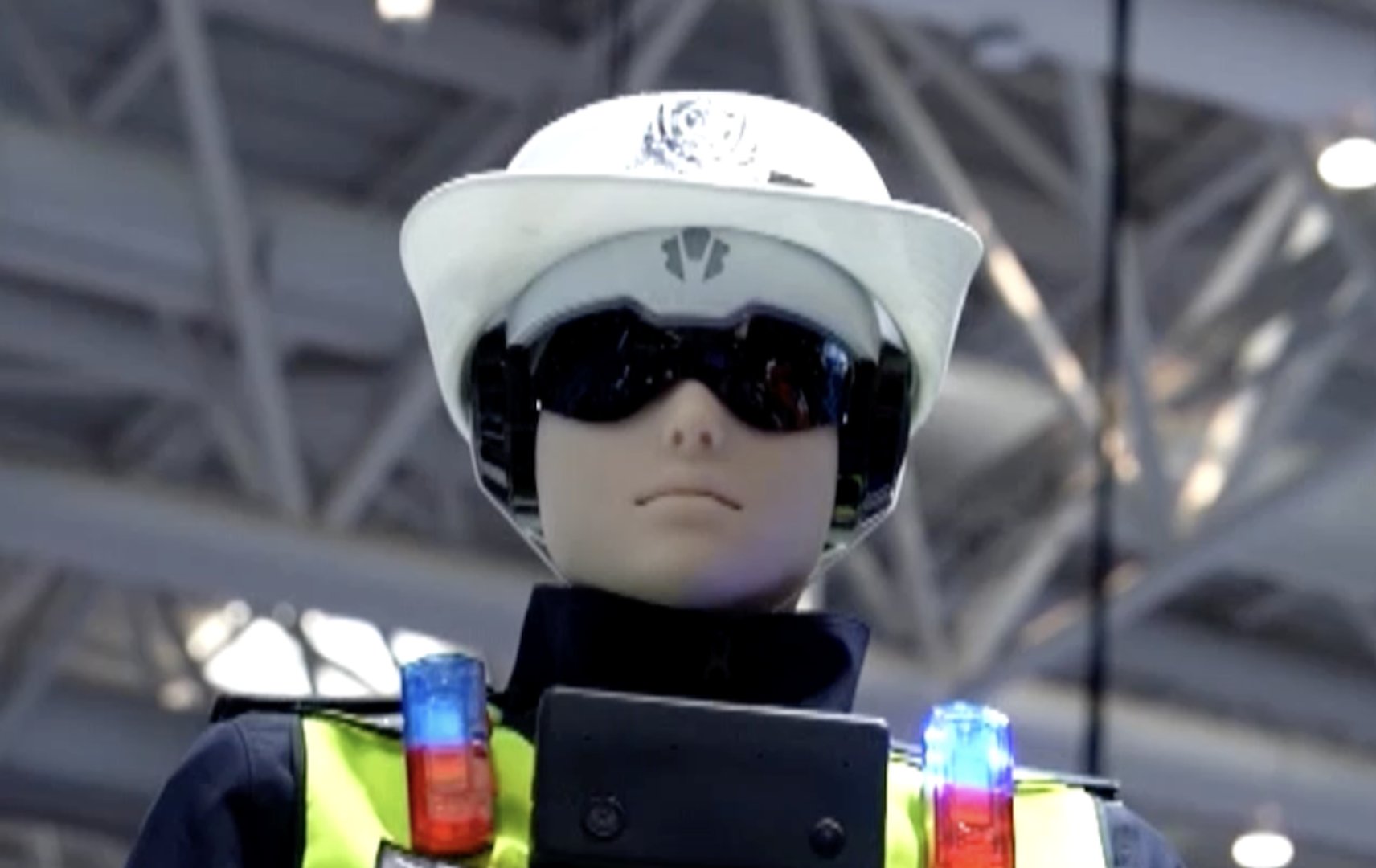 Video thumbnail for Humanoid robots take centre stage in China-US tech race