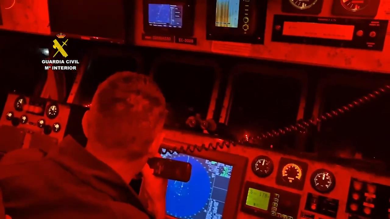Video thumbnail for Spain: Spanish Civil Guard escorts cruise ship linked to hantavirus outbreak into Port of Granadilla.