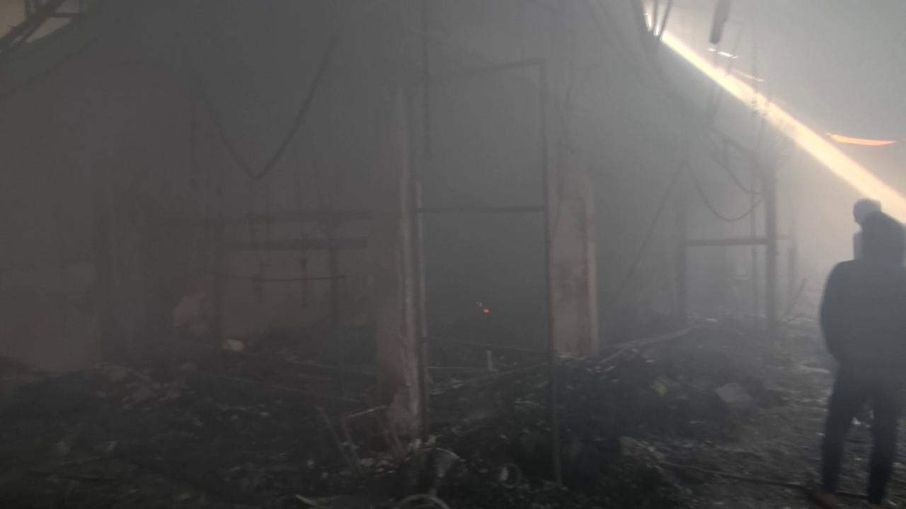 Video thumbnail for Iraq: Erbil Tanakura Market Fire 19.