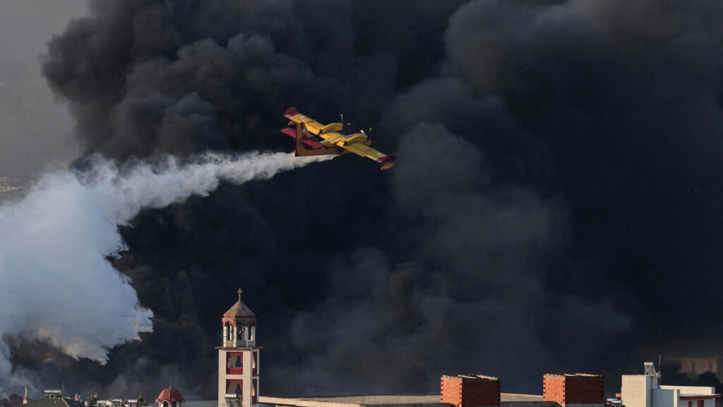 Video thumbnail for Greece's Thessaloniki threatened by spreading wildfire