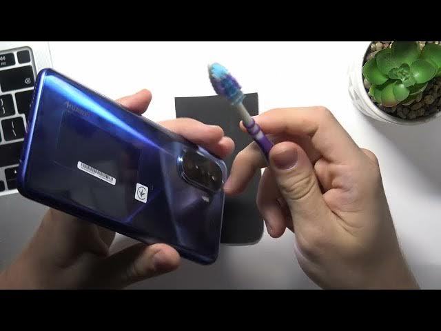 Video thumbnail for Huawei Nova Y70 - How To Clean USB Using Household Items