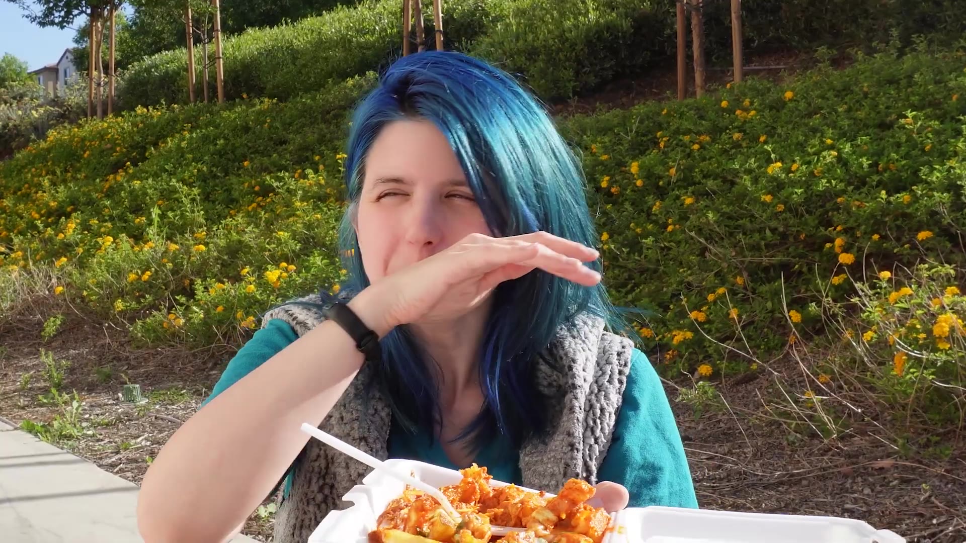 Video thumbnail for Canadian Reviews American Poutine (1080p 30fps)