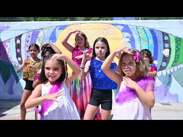 Video thumbnail for SAPPHIRE SPAIN| ED SHERAN | WATCH KIDS FROM DIFFERENT BACKGROUNDS LIGHTING UP THE DAY WITH DANCE