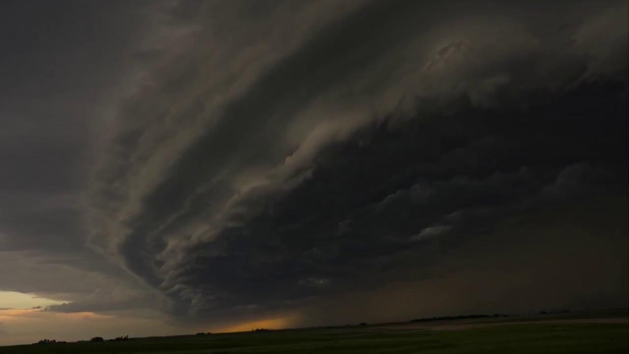 Video thumbnail for US: Massive storm clouds fill the sky near Steele, ND.