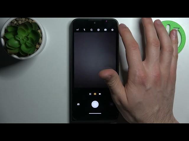 Video thumbnail for Motorola Defy - How To Change Camera Aspect Ratio