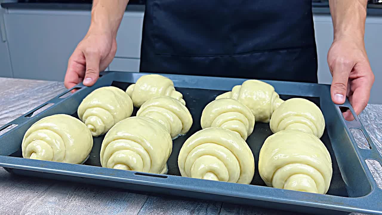 'Video thumbnail for Add this secret ingredient and the batter will come out like a cloud. Nobody knows this trick'