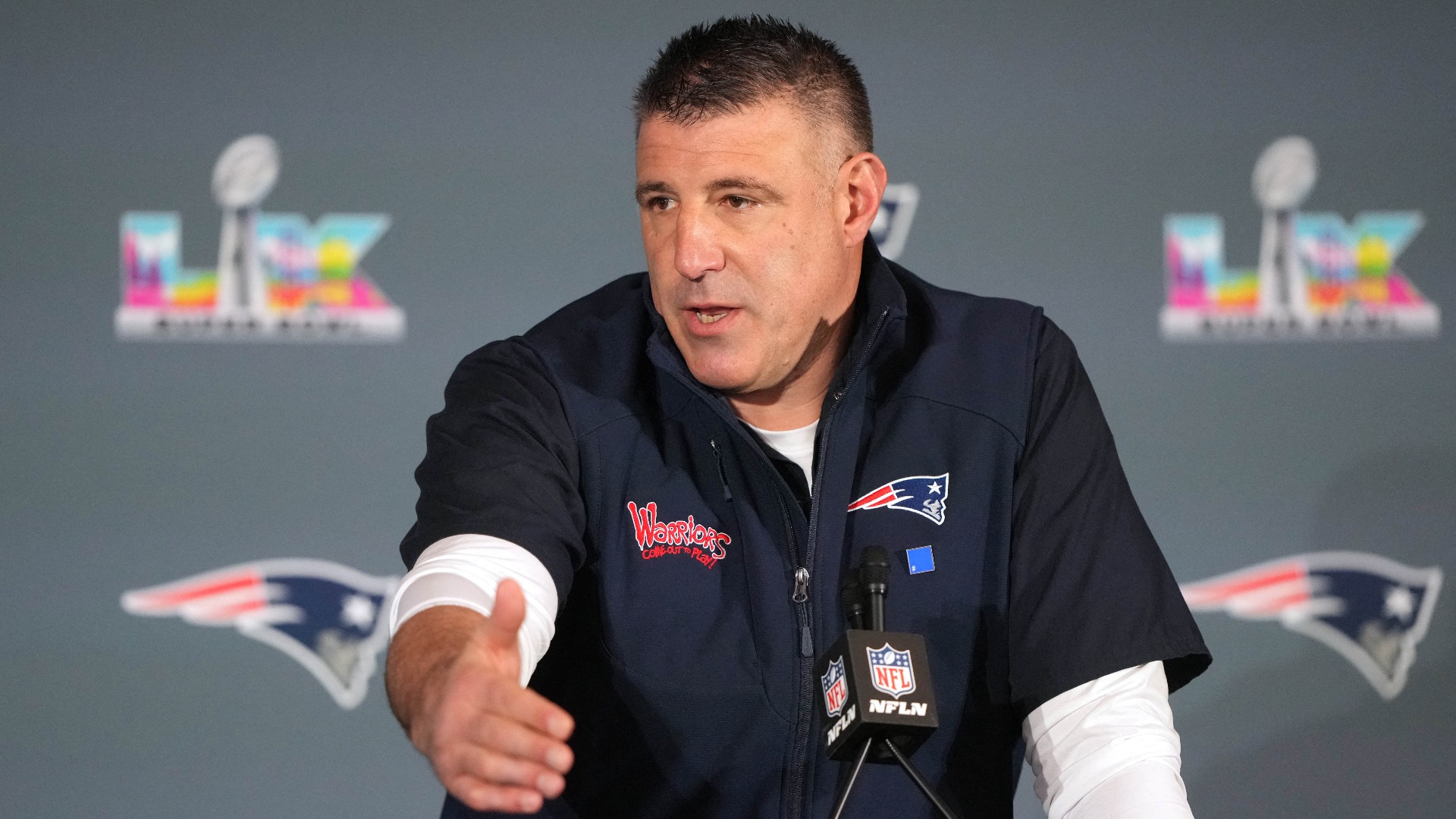 Video thumbnail for Mike Vrabel's Scandal: Should the Patriots Let Him Go?
