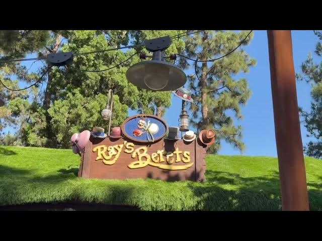 Video thumbnail for New Artificial Grass Roof Appears on Ray's Berets at Disneyland 4K