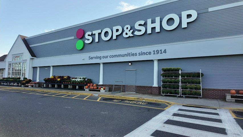 Video thumbnail for Stop & Shop's website and app remain down following 'security issue'