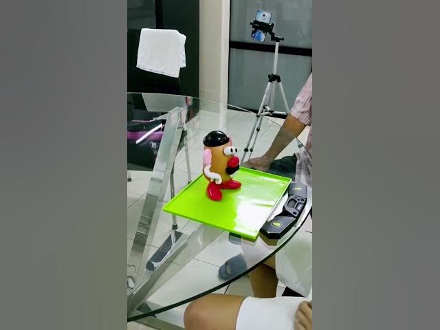 'Video thumbnail for Fastest time to build Mr. Potato Head - 5.43 seconds by Lim Kai Yi'