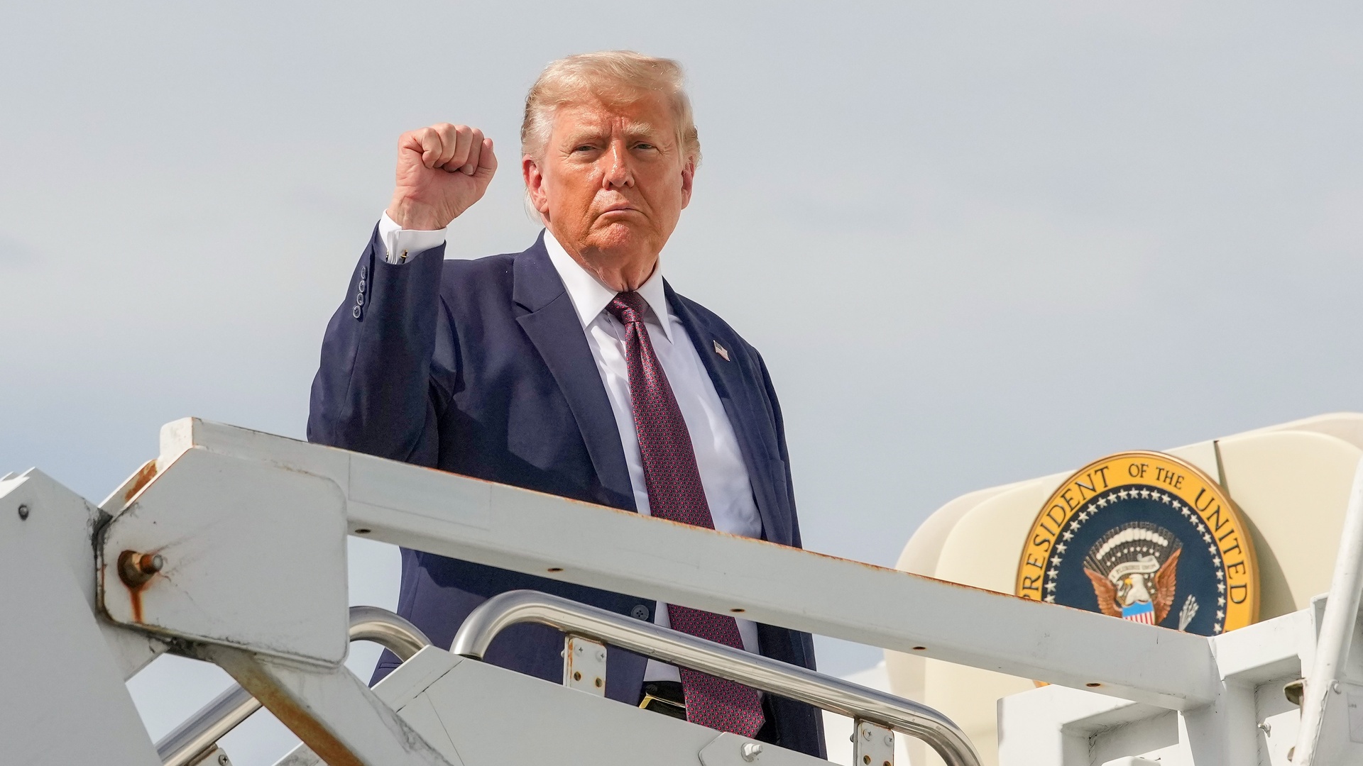 Video thumbnail for Trump dismisses Iran rebuke as ‘meaningless’ as US and Tehran prepare next talks