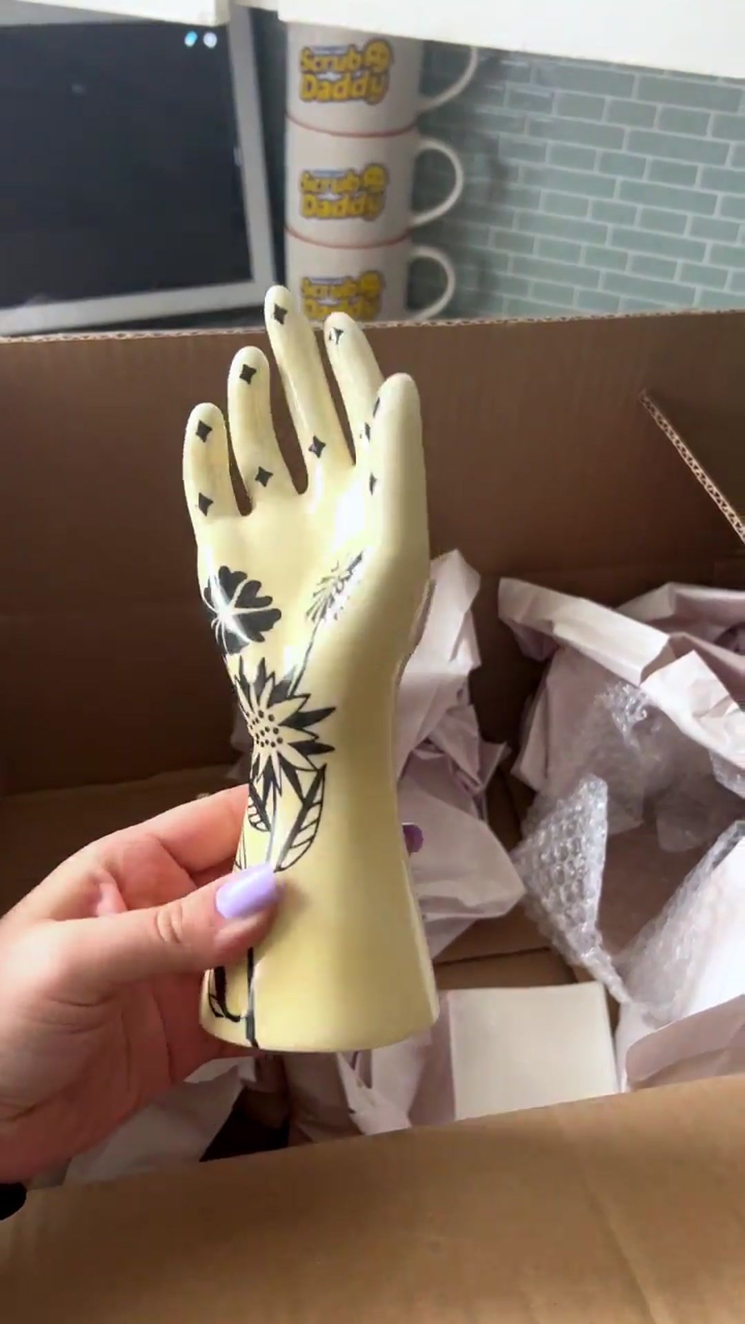 Video thumbnail for Free cleaning days are always so busy 😴🧼 So much motivation from the fridge transformation though_(720P_60FPS)