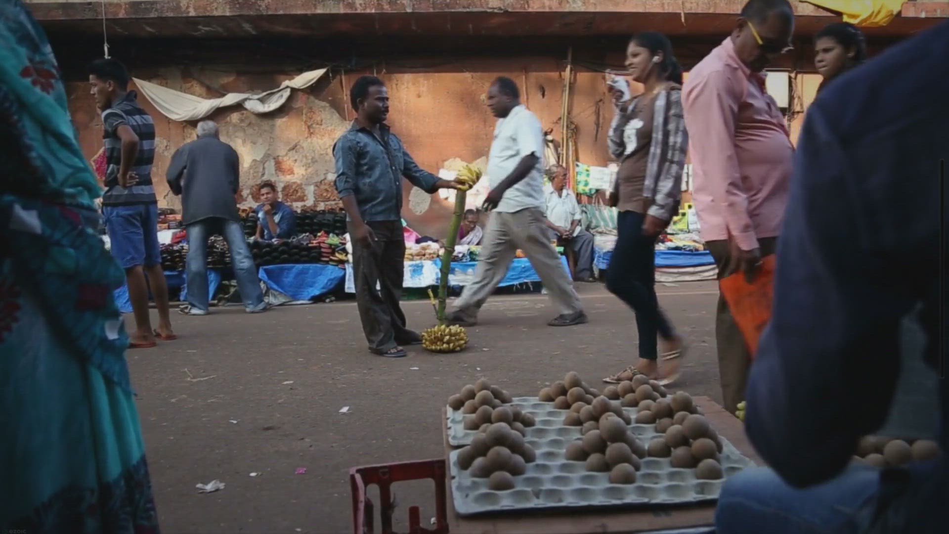 Video thumbnail for Check out Flipkat and Amazon Cell the best offers on smartphones