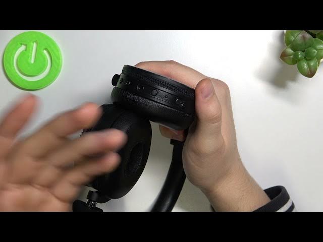 Video thumbnail for How to Power On / Off Manually in AKG Y50?