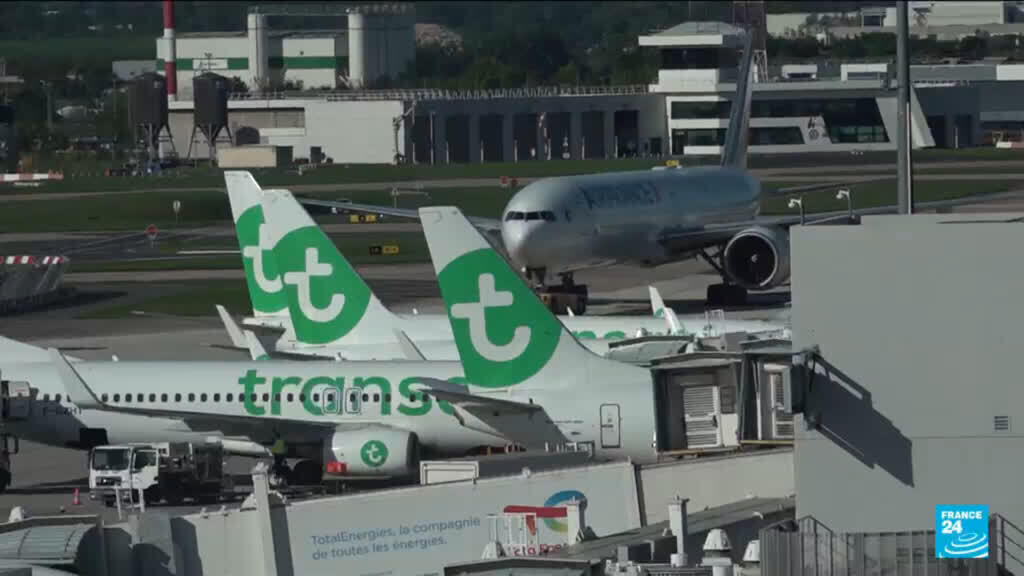 Video thumbnail for Jet fuel prices flying sky high