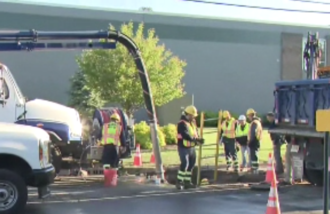 Video thumbnail for Quite a dill as pickle juice pours from broken sewer line in Wayne