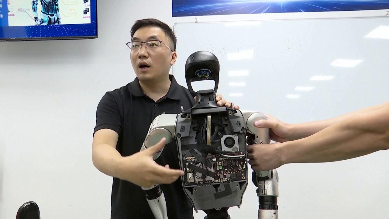 Video thumbnail for China: Robot repair jobs in demand in south China's tech hub.