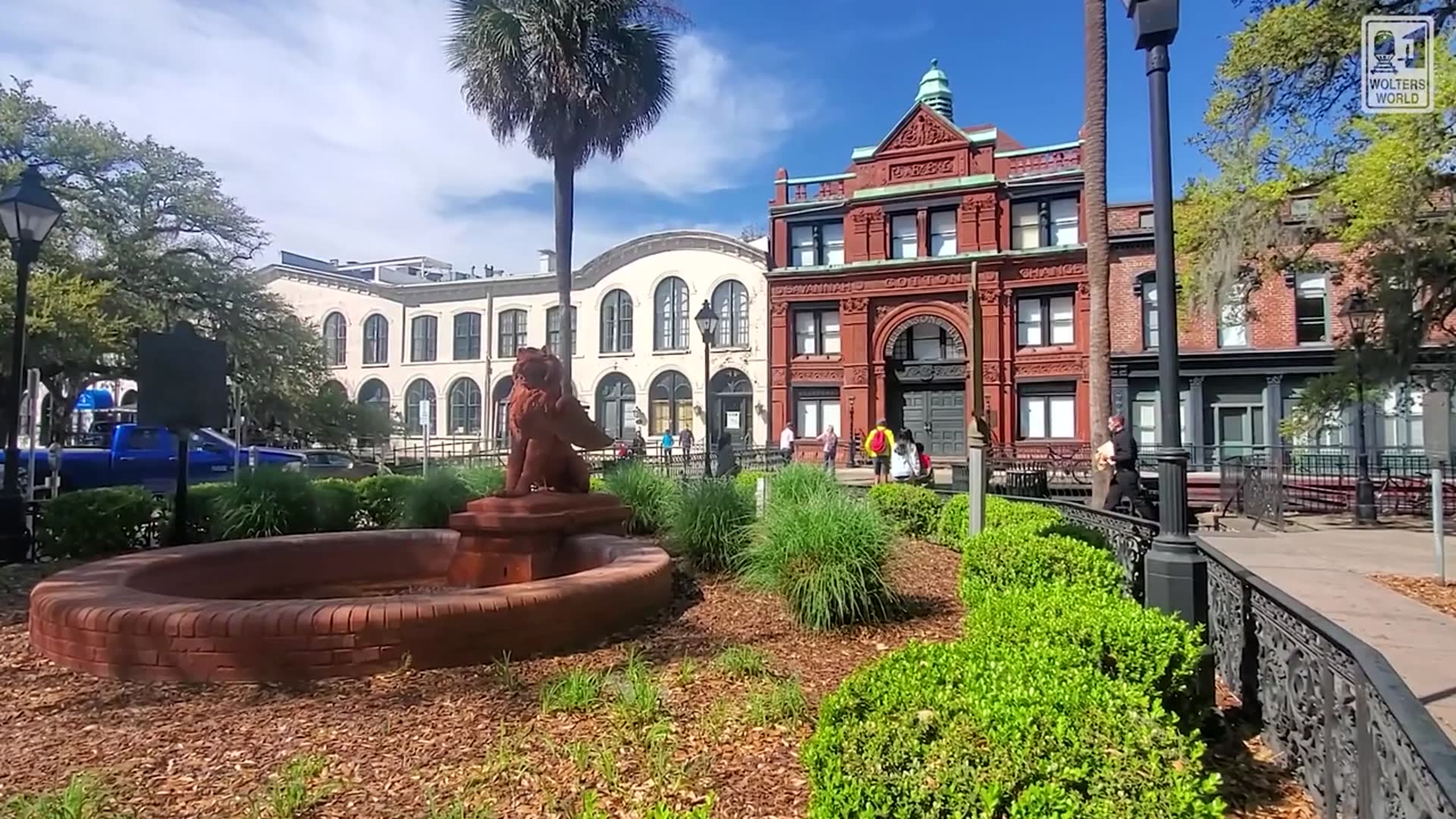 'Video thumbnail for Southern Drinks You Have to Try - Bourbon, Whiskey & More from the South'